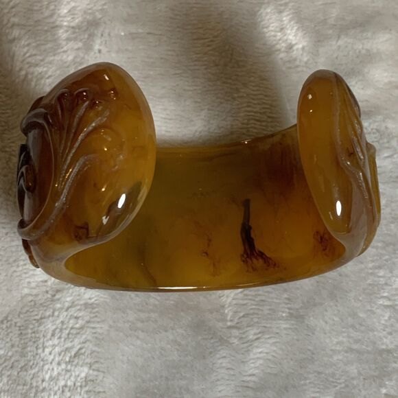 Vintage Carved Lucite Faux Amber Wide Cuff Bracelet Art Deco Style Floral Scroll - Picture 7 of 11
